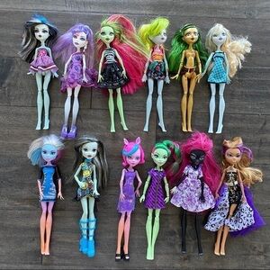 Monster High Doll Lot of 12 - Early Generation! Played With Condition